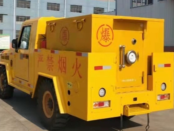 桃江凯龙爆破器材运输车：保障爆破任务的安全运行